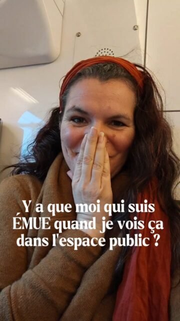 Des panneaux sur le respect du consentement des enfants. 💞
De la communication accessible en langue des signes et en braille pour les enfants, de l'inclusivité dans les jeux.🤩
Des tables à langer dans les toilettes des hommes.😍
Des “détails”.
Mais qui disent quelque chose du monde que l’on est en train de construire.

Oui, indignons nous devant les manquements.
Et nommons aussi quand ça va dans le bon sens.
Le voir et le soutenir l’amplifie.
C'est aussi ça le changement.
Montrer ce qui est juste, c’est participer à l’ancrer un peu plus dans le réel.

En tout cas moi ça me met en joie de voir ça ! 

Mets pause pour lire le texte sur le consentement 🥰

Partage pour valoriser ces initiatives