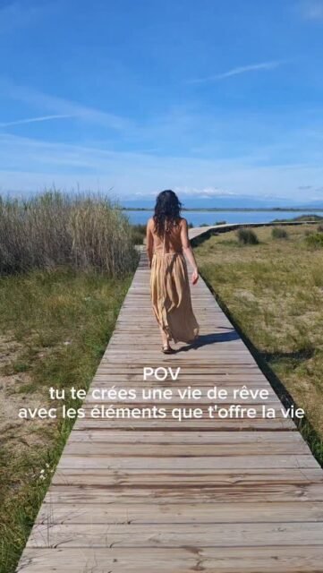 Pour moi la Vie entre 4 murs de béton c'est ... 💩💩💩
La Vie avec des rdv des plannings et cie c'est... 😵‍💫😵‍💫😵‍💫
Me faire enlever mon enfant c'est ... 💔💔💔

Des éléments bien pourris 😷

Ok, c'est comme ça, mais à partir de là, ces éléments qu'est ce que j'en fais ? 

Je les accueille, je les transcende, je les danse 💃🏻 
J'en ris (y en a qu'un qui me fera jamais rire, je vous laisse deviner lequel) 😥

Quelques mois plus tard, il y a de nouvelles rencontres, un potager incroyable sur la terrasse, un gros virage pro, du sport, des randonnées, des rires... 🥰

Il y a simplement une nouvelle moi, ni mieux ni moins bien que celle d'avant, juste différente et qui continue d'évoluer en même temps que la Vie 🧜🏻‍♀️

Il y a eu des jolies surprises sur le chemin comme des écureuils qui viennent manger dans ma main 🐿️

Et puis m'accompagnent le soleil, la lune, la mer, la montagne, l'amour en moi 💖

Je vois très peu ma fille mais quand on se voit, c'est mieux que tous les Disneyland du monde 🎢

Rien est parfait. Parfois c'est difficile. Mais je garde la foi. ✨

Pour Cybèle. 

Et vous, vous avez transformé des éléments pourris en quelque chose de plus kiffant ?

[Empuissancement féminin, féminin sacré, résilience, changement de vie, une femme face à l'épreuve, maman, entrepreneuse, créer sa vie de rêve, coaching, inspiration]